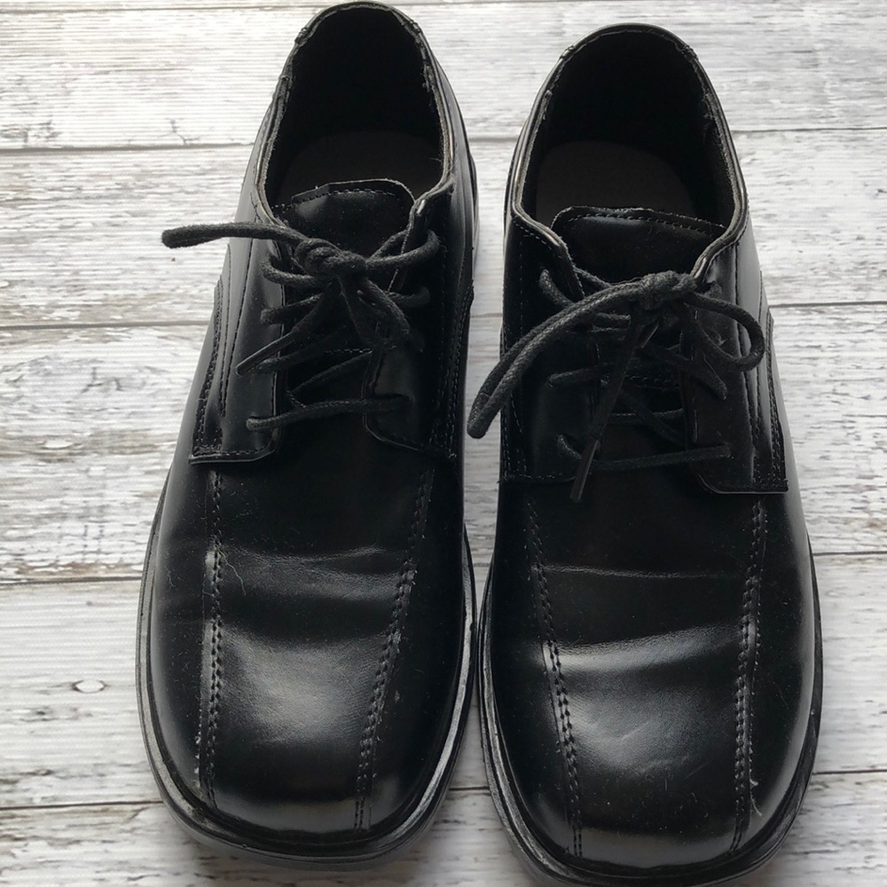 Deer Stags Boys dress black shoes size 3.5